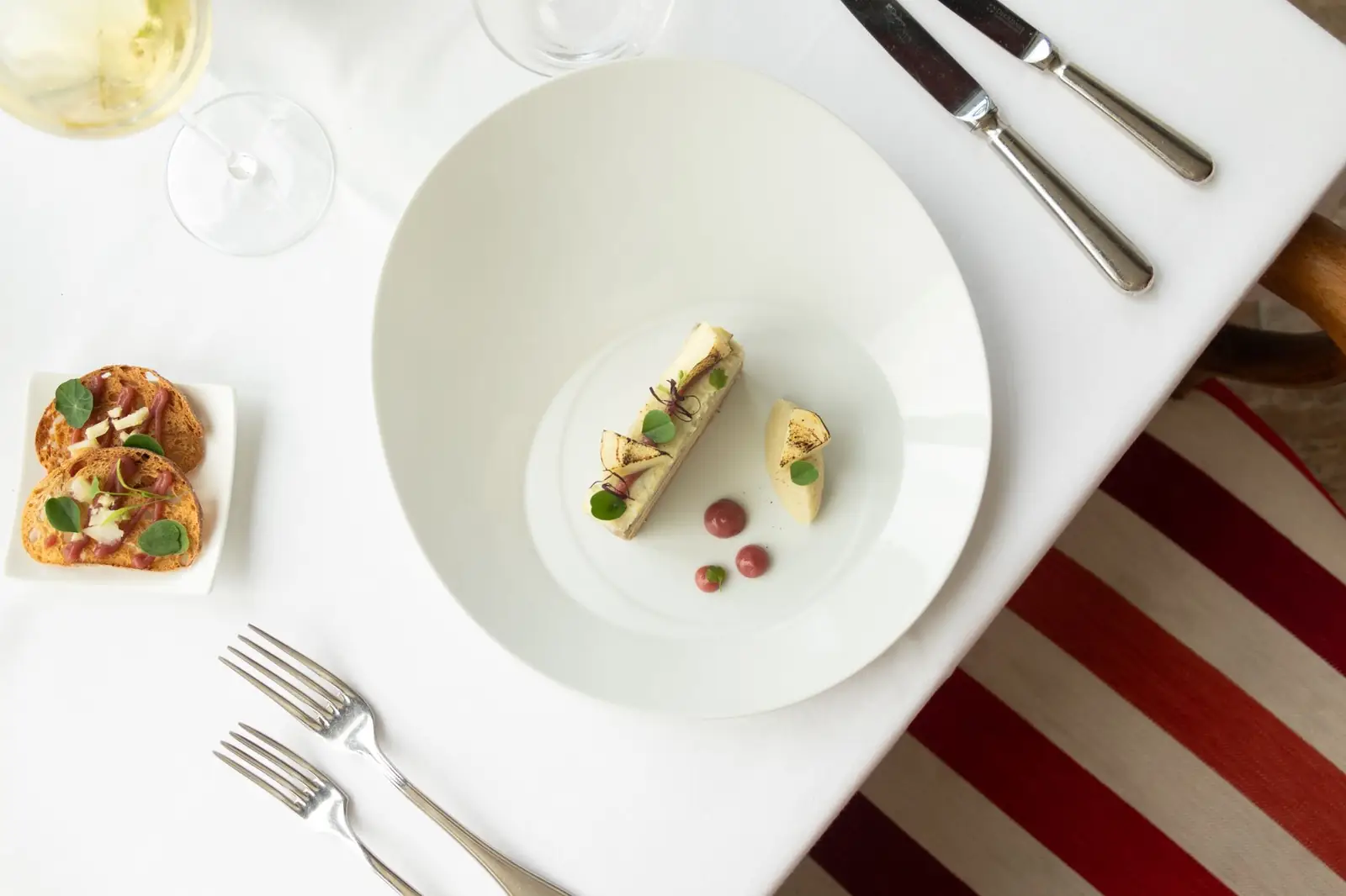 Fine dining at Valmerianprestigestay Oy